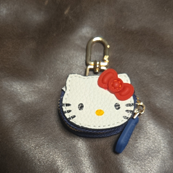 Hello Kitty White and Red Coin Purse Keychain - Picture 1 of 3